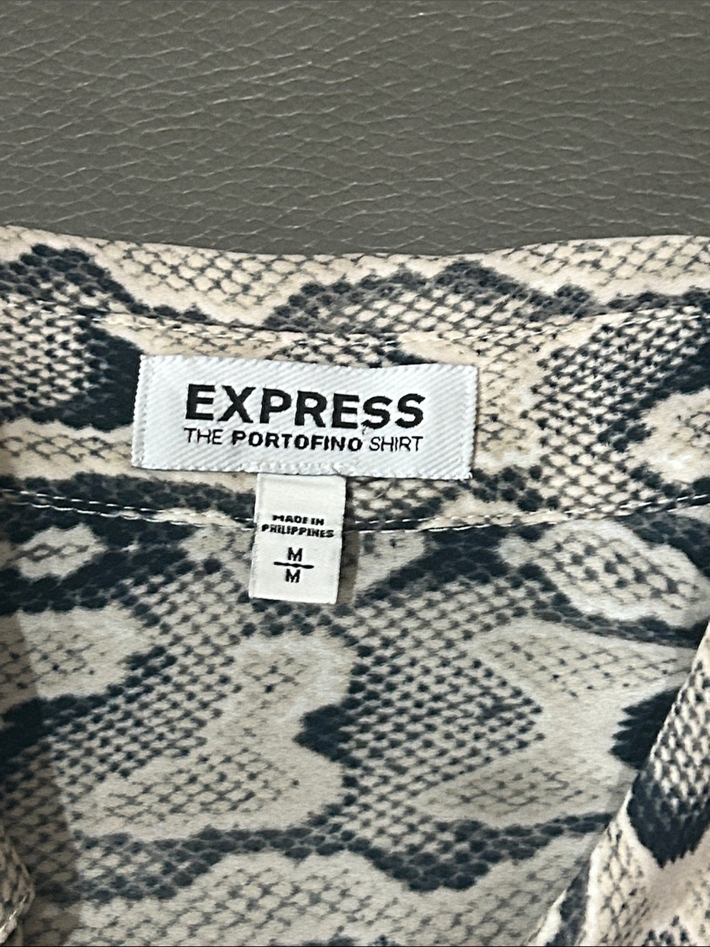 Express Snake-Print Button Down Shirt - Gray & Cream silk like sz M - Picture 2 of 4